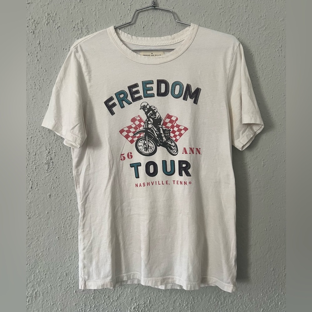 Imogene + Willie Graphic T-Shirt (Size Medium)